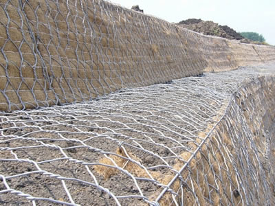 Stuff soil with galvanized gabion basket fully, fiber blanket is combined with the gabion basket.